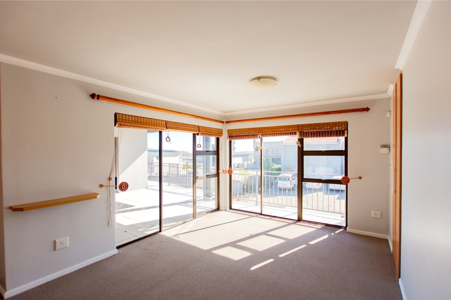 7 Bedroom Property for Sale in Myburgh Park Western Cape